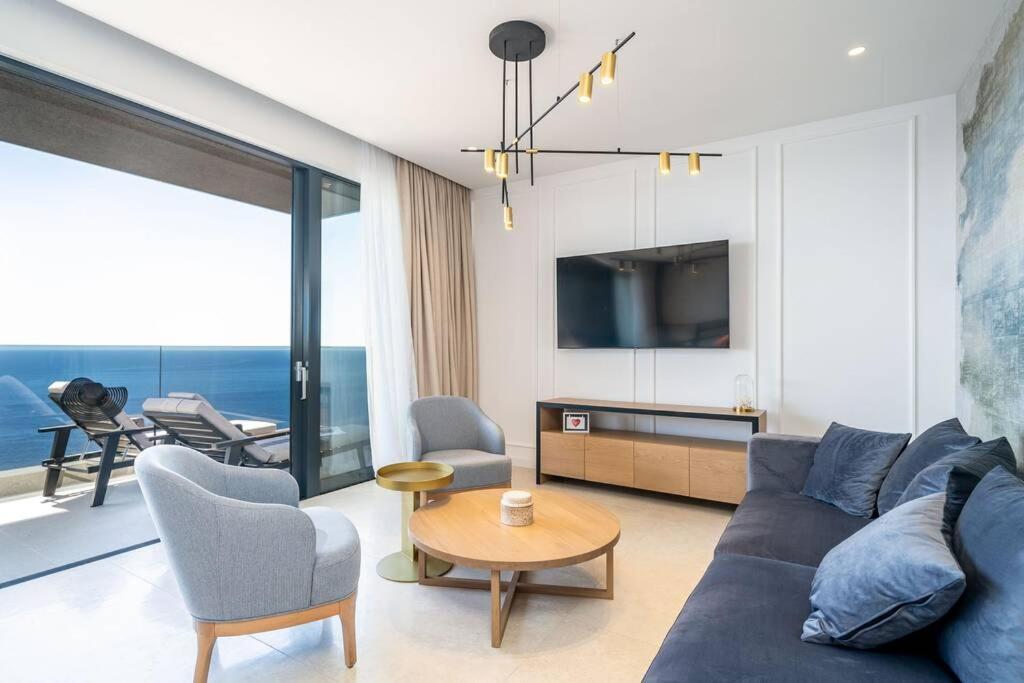 New&luxury 5* With An Amazing View - Pure Apartment